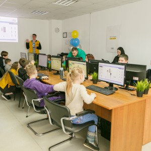 Новый класс в развлекательном центре города Томска! Скоро открытие! - Школа программирования для детей, компьютерные курсы для школьников, начинающих и подростков - KIBERone г. Верхняя Пышма